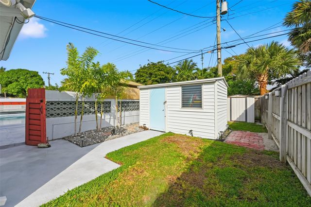 807 W Ocean Ave, Lantana, FL 33462