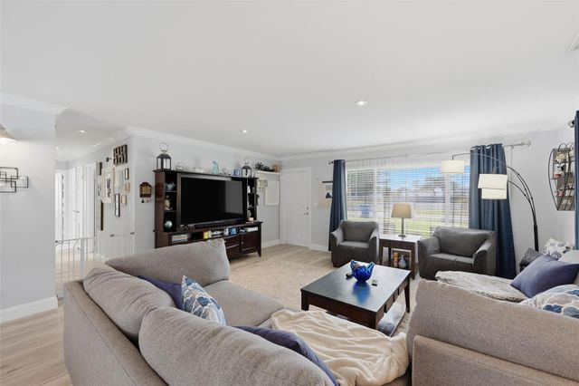 807 W Ocean Ave, Lantana, FL 33462