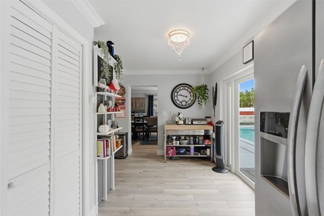 807 W Ocean Ave, Lantana, FL 33462