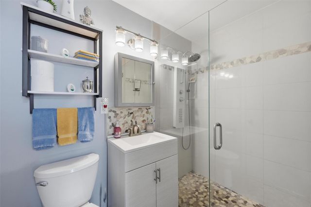 807 W Ocean Ave, Lantana, FL 33462