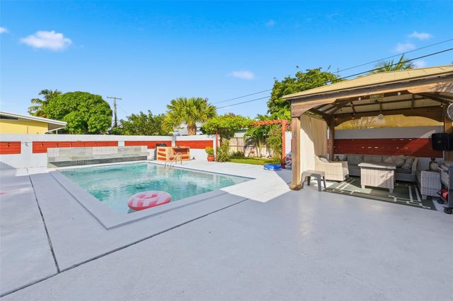 807 W Ocean Ave, Lantana, FL 33462