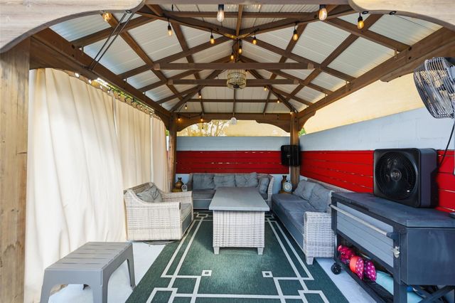 807 W Ocean Ave, Lantana, FL 33462