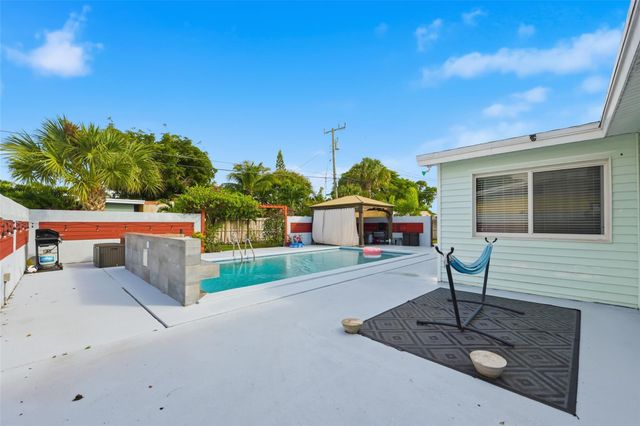 807 W Ocean Ave, Lantana, FL 33462