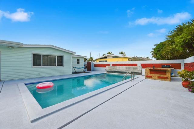 807 W Ocean Ave, Lantana, FL 33462