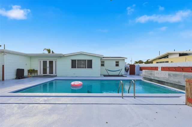 807 W Ocean Ave, Lantana, FL 33462