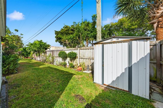 807 W Ocean Ave, Lantana, FL 33462