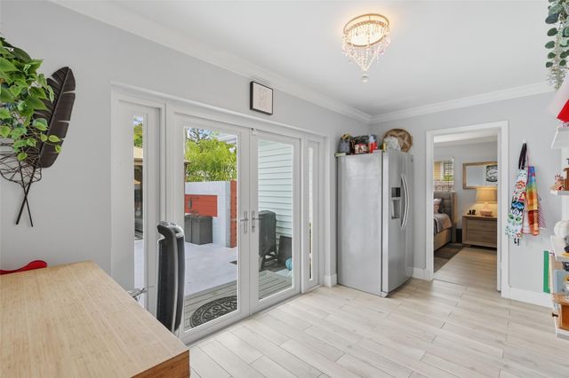 807 W Ocean Ave, Lantana, FL 33462