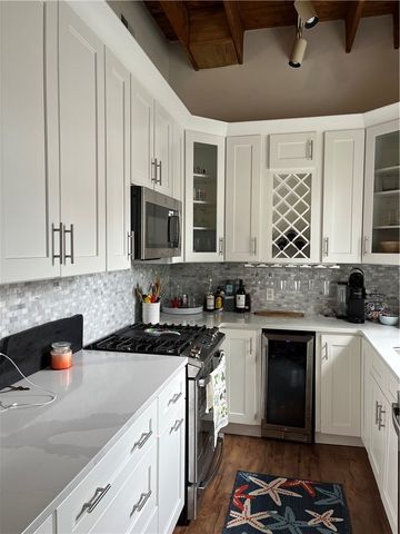 45 Ayrault Street C2, Newport, RI 02840