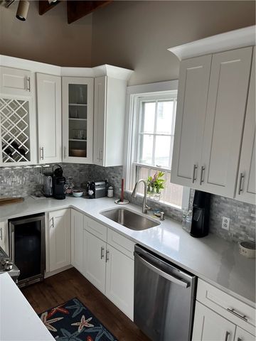 45 Ayrault Street C2, Newport, RI 02840