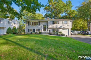 12 Knollwood Drive, Livingston, NJ 07039