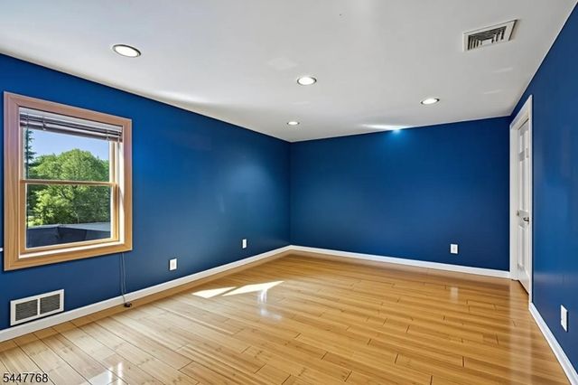 328 Hillside Ave, Livingston Twp., NJ 07039