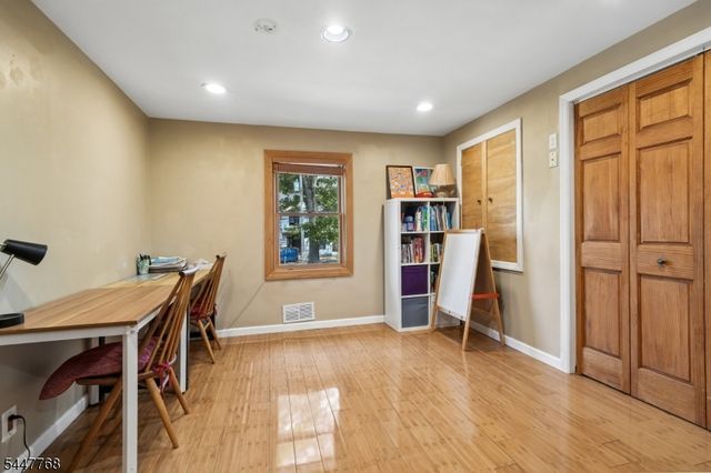 328 Hillside Ave, Livingston Twp., NJ 07039