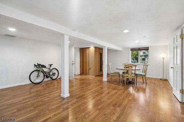 328 Hillside Ave, Livingston Twp., NJ 07039