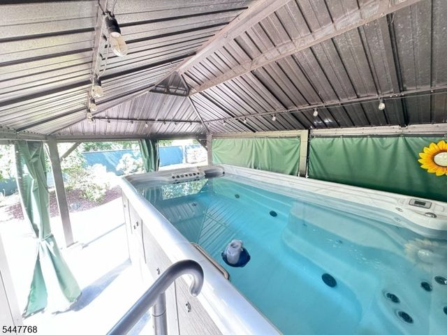 328 Hillside Ave, Livingston Twp., NJ 07039