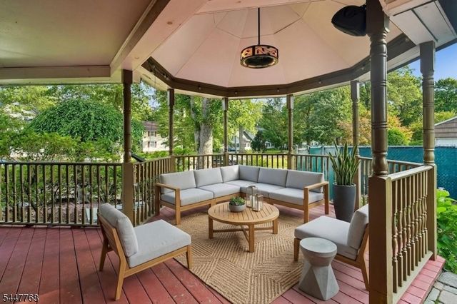 328 Hillside Ave, Livingston Twp., NJ 07039