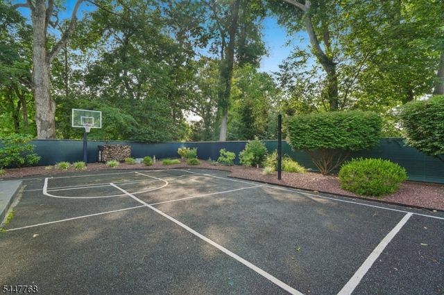 328 Hillside Ave, Livingston Twp., NJ 07039
