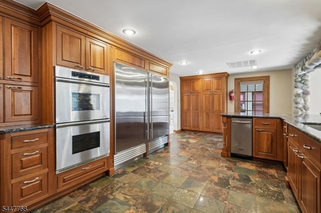 328 Hillside Ave, Livingston Twp., NJ 07039