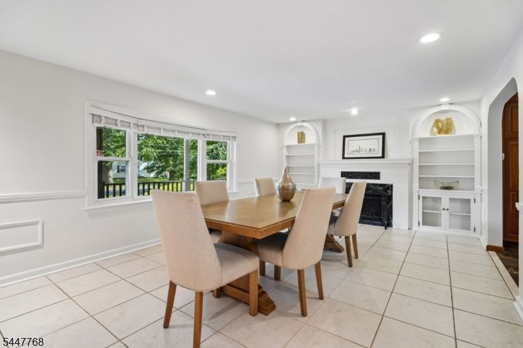 328 Hillside Ave, Livingston Twp., NJ 07039 — photo 4