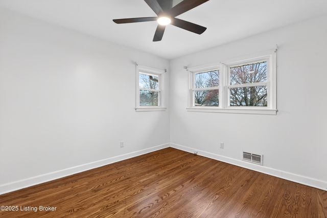 7919 Daffodil Dr, Louisville, KY 40258