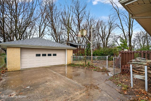 7919 Daffodil Dr, Louisville, KY 40258