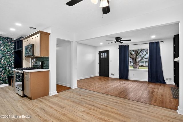 7919 Daffodil Dr, Louisville, KY 40258