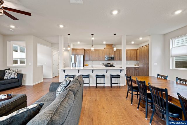 1482 Stasny Av, Albany, OR 97322