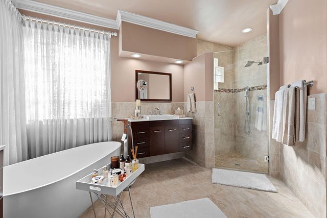 3062 Lakewood Circle, Weston, FL 33332