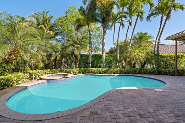 3062 Lakewood Circle, Weston, FL 33332