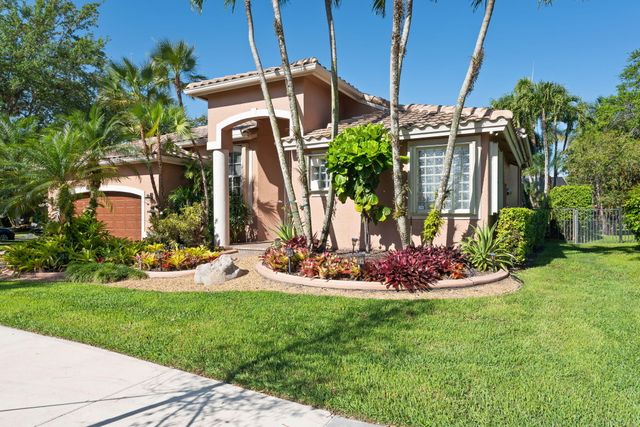 3062 Lakewood Circle, Weston, FL 33332