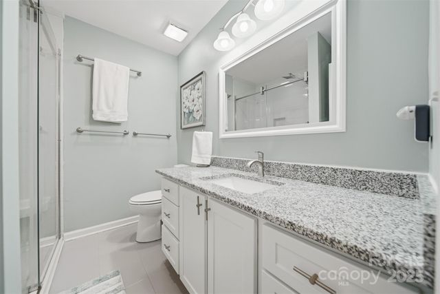 885 21st Avenue NE, Hickory, NC 28601