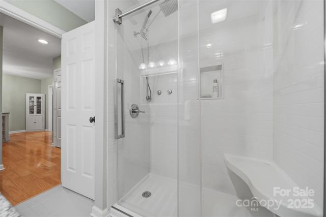 885 21st Avenue NE, Hickory, NC 28601