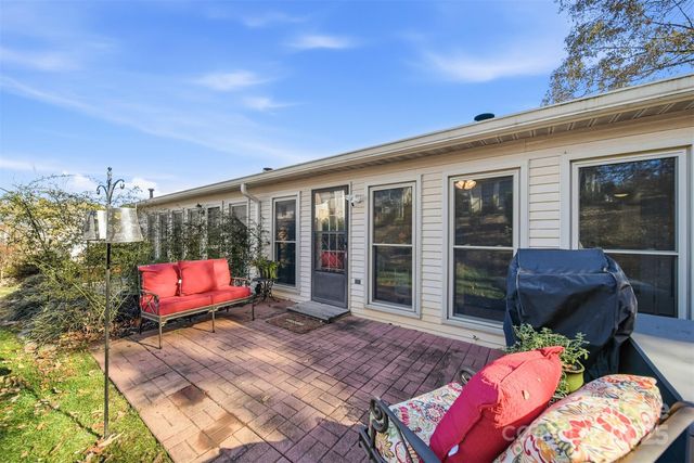 885 21st Avenue NE, Hickory, NC 28601