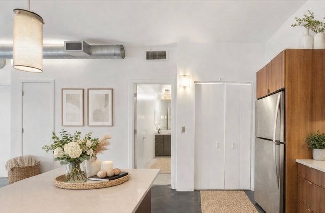 9 Medford St 210, Somerville, MA 02143