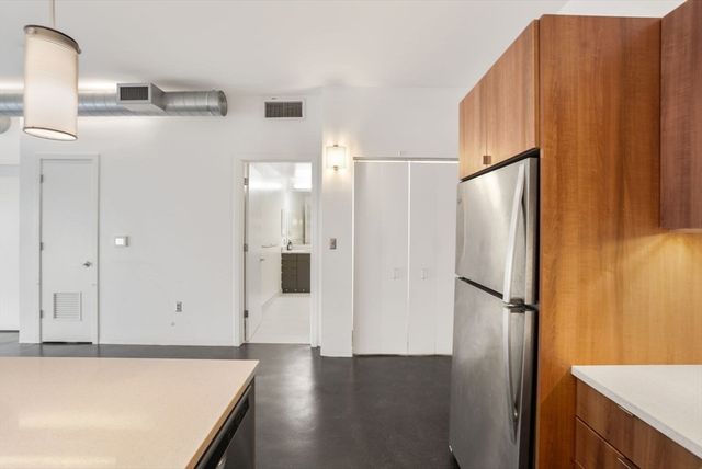 9 Medford St 210, Somerville, MA 02143