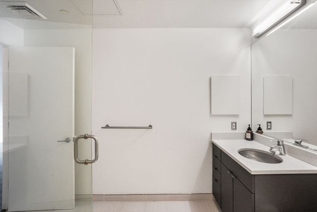 9 Medford St 210, Somerville, MA 02143