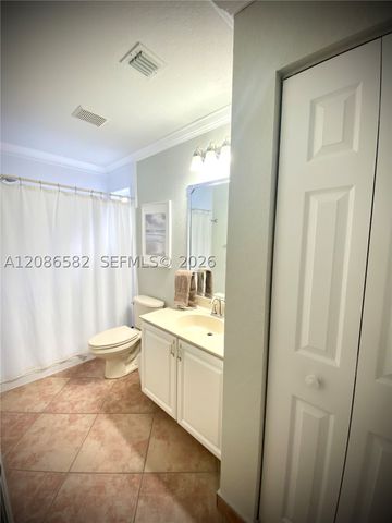 5344 NW 111th Ct, Doral, FL 33178