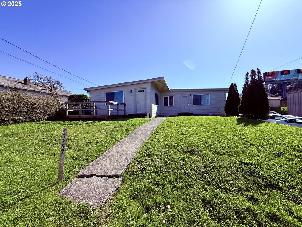 63757 HARRIET Rd, Coos Bay, OR 97420