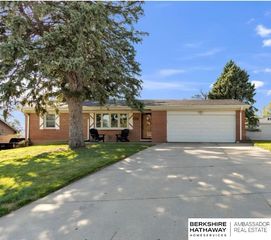 7224 Blue Ridge Drive, Bellevue, NE 68147