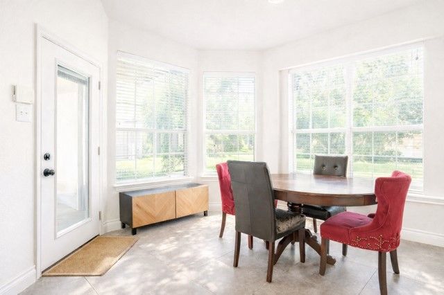 6908 Winthorp Drive, Arlington, TX 76001