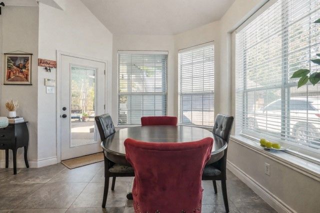 6908 Winthorp Drive, Arlington, TX 76001