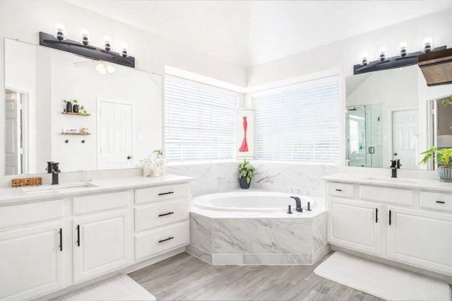 6908 Winthorp Drive, Arlington, TX 76001