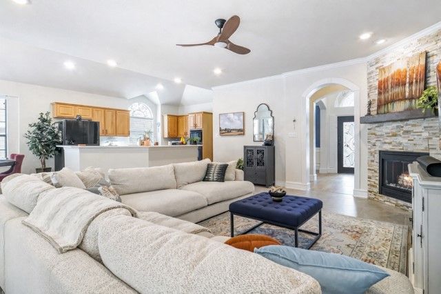 6908 Winthorp Drive, Arlington, TX 76001