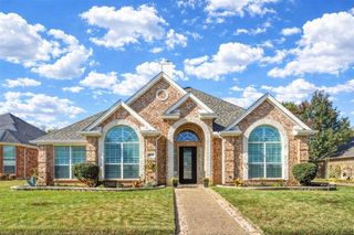 6908 Winthorp Drive, Arlington, TX 76001