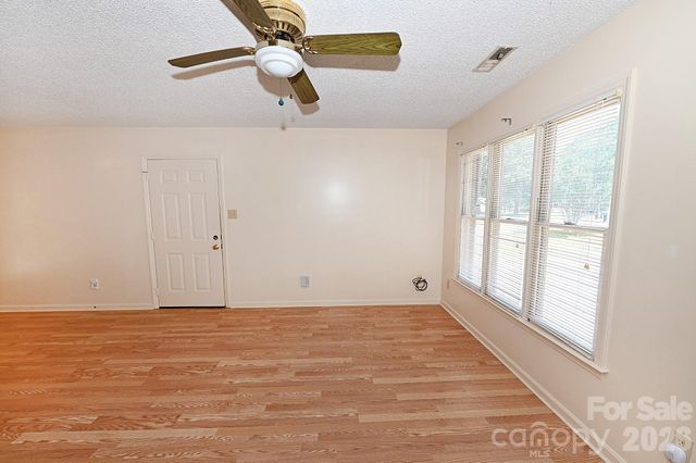 4445 Sulphur Springs Road NE, Hickory, NC 28601