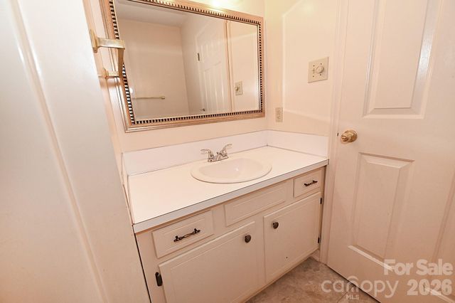 4445 Sulphur Springs Road NE, Hickory, NC 28601