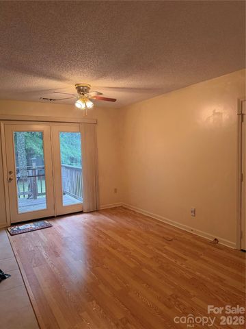 4445 Sulphur Springs Road NE, Hickory, NC 28601