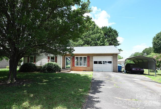 4445 Sulphur Springs Road NE, Hickory, NC 28601