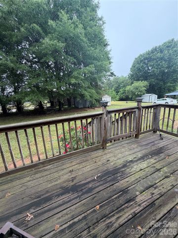 4445 Sulphur Springs Road NE, Hickory, NC 28601