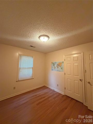 4445 Sulphur Springs Road NE, Hickory, NC 28601