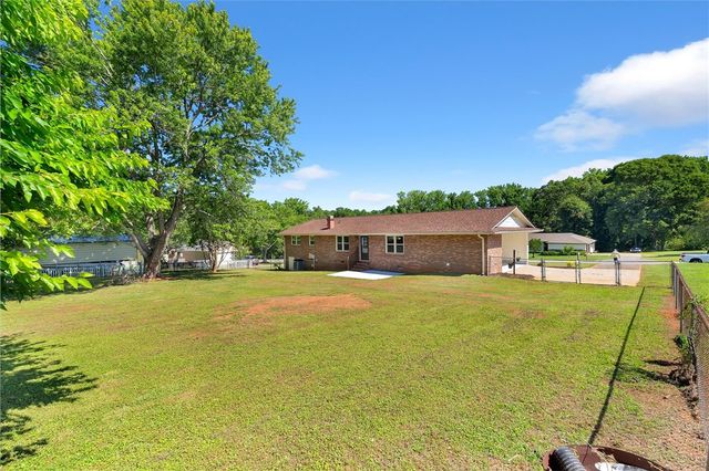 221 Greenland Road, Anderson, SC 29626